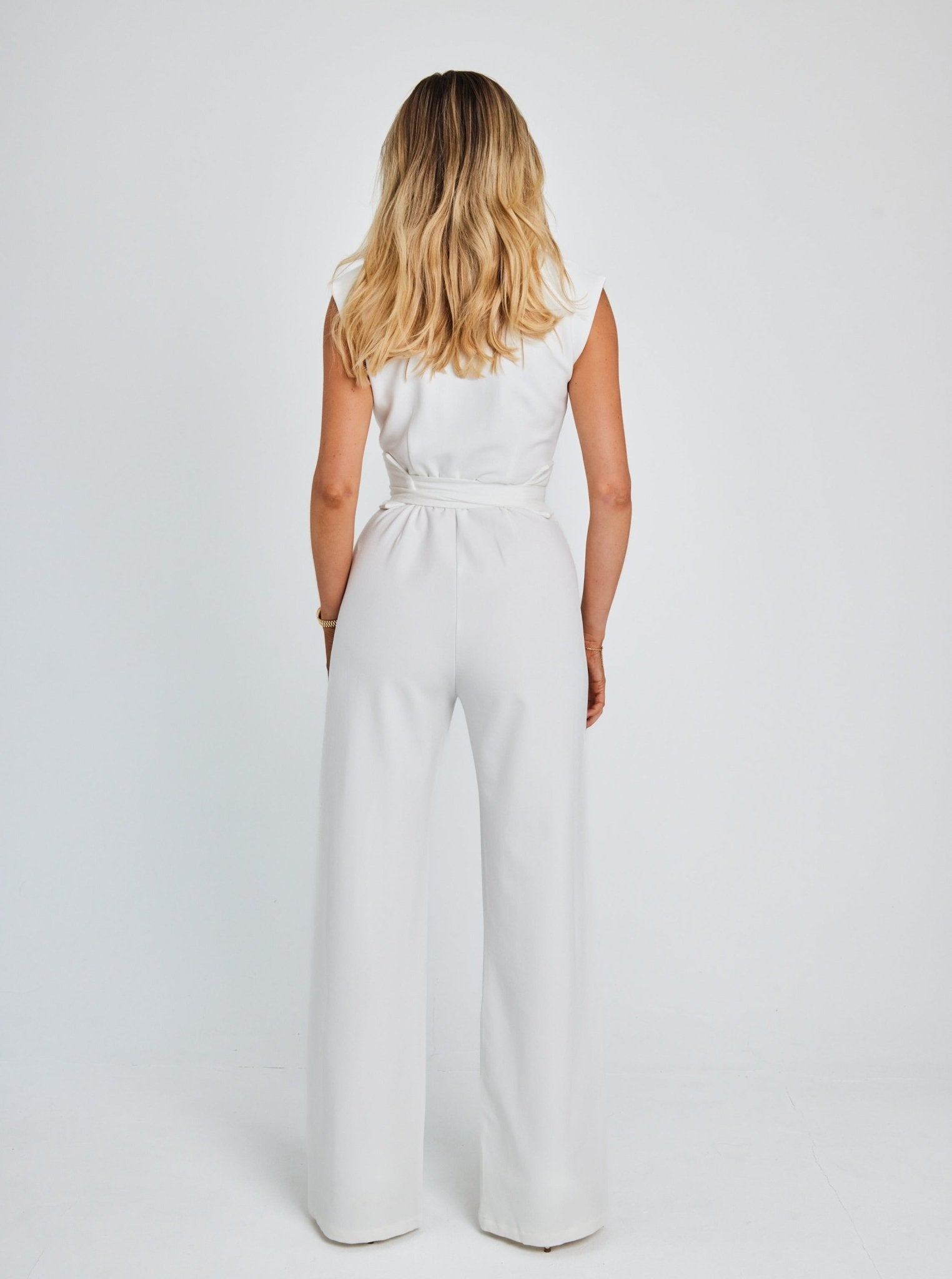 ARIEL | MONO ELEGANTE